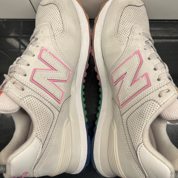 New Balance 574 Classic Shoes Sneakers WL574SOL Size 7.5 B - Picture 5 of 9